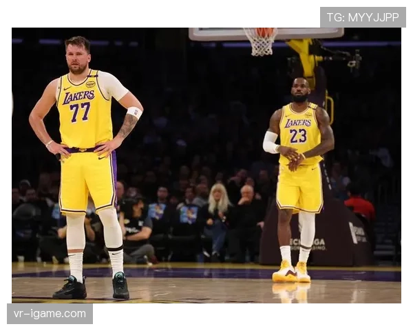 雪莉·巴巴肖夫再创纪录，刷新世界游泳巅峰成绩